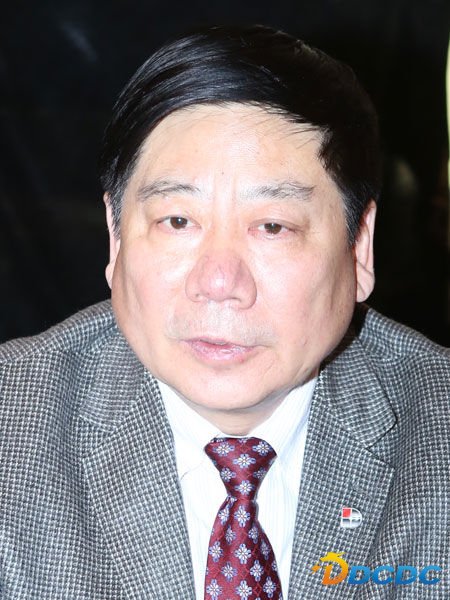 �ɡ�Ӣ�š���־�����������������������걨��ͬ����ġ��й���ȹ�����ᡱ��11��29���ڱ����ٿ�����ͼΪ�Ӵ���ó���Źɷ����޹�˾���³����컪��(ͼƬ��Դ�����˲ƾ� ���� ��)