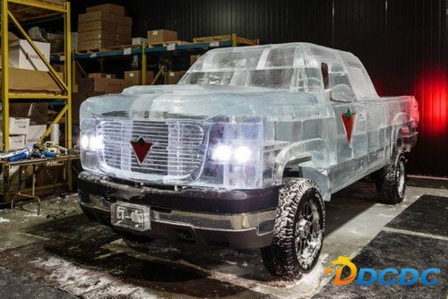 营销怪招 电动车电池组合冰造货车上路